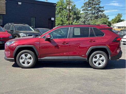 Used 2019 Toyota RAV4 XLE w/ Convenience Package AWD/4WD image 2