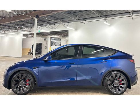 Used 2024 Tesla Model Y Performance image 8