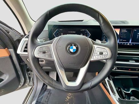 Used 2024 BMW X7 xDrive40i image 41