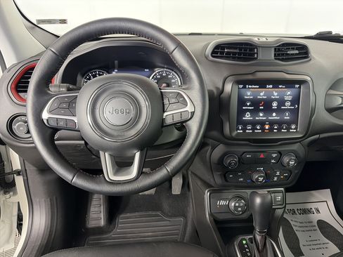 Used 2023 Jeep Renegade Trailhawk w/ Trailhawk Elite Group AWD/4WD image 3