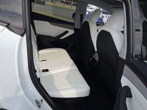 Used 2026 Tesla Model Y Long Range AWD/4WD image 15