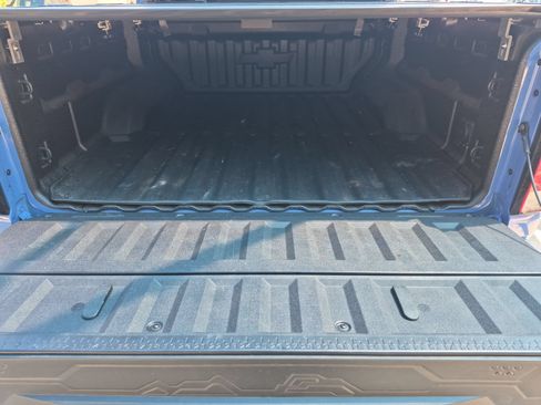 Used 2026 Chevrolet Colorado ZR2 w/ Technology Package AWD/4WD image 24