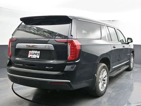 Used 2022 GMC Yukon XL SLT w/ SLT Luxury Package image 9