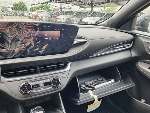New 2026 Buick Envista Preferred w/ Convenience I Package FWD image 32