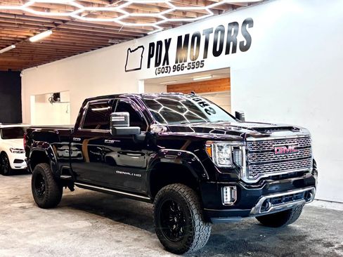 Used 2022 GMC Sierra 3500 Denali w/ Denali Black Diamond Edition AWD/4WD image 1