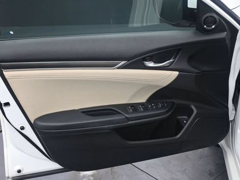 Used 2019 Honda Civic EX-L image 16