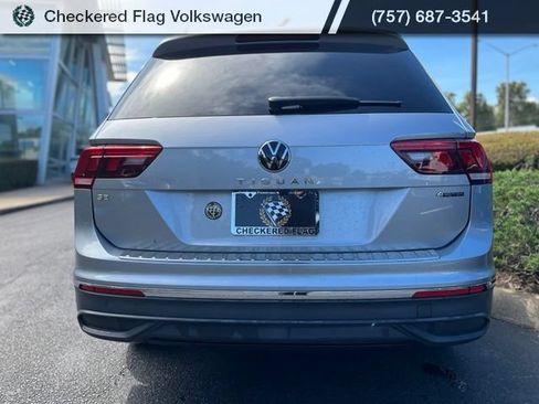 Used 2024 Volkswagen Tiguan SE AWD/4WD image 12