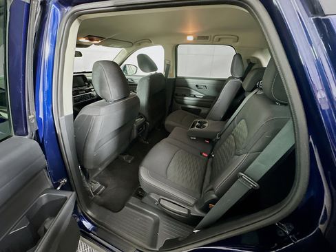Used 2025 Nissan Pathfinder SV AWD/4WD image 28