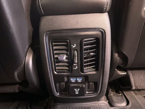 Used 2021 Jeep Grand Cherokee Limited w/ Quick Order Package 28K 80th AWD/4WD image 12
