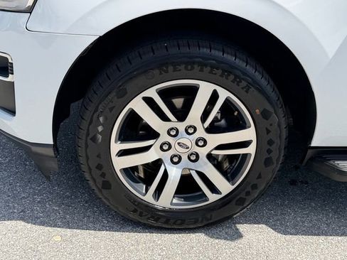 Used 2023 Ford Expedition Max Limited RWD image 4
