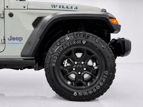 Used 2023 Jeep Wrangler Unlimited w/ Cold Weather Group AWD/4WD image 8