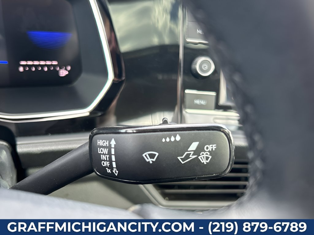 Used 2024 Volkswagen Jetta SE FWD image 18