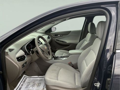 Used 2025 Chevrolet Malibu LT image 12