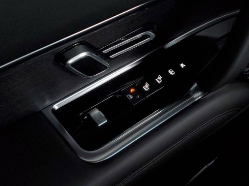 New 2025 Land Rover Range Rover SE image 34