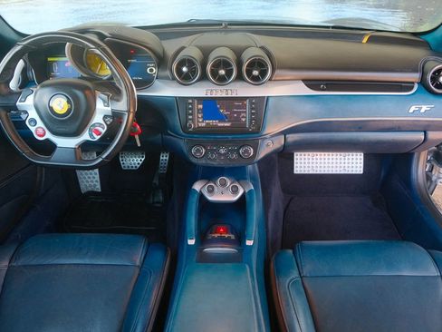 Used 2012 Ferrari FF image 13