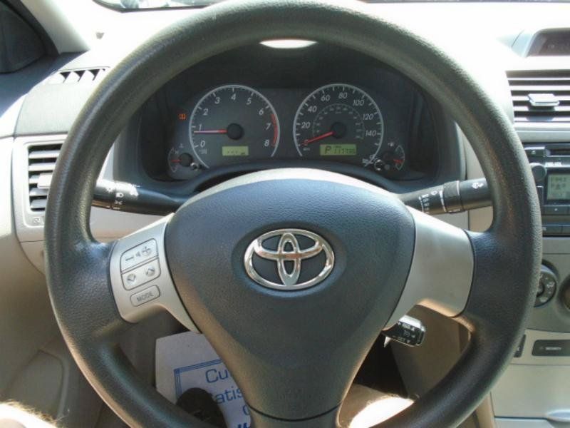 Used 2012 Toyota Corolla LE FWD image 12