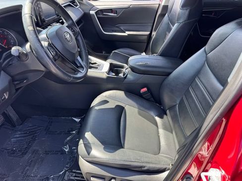 Used 2021 Toyota RAV4 XLE Premium w/ Carpet Mat Package (TMS) FWD image 14