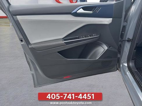 Used 2024 Volkswagen Taos SE w/ Panoramic Sunroof Package AWD/4WD image 20