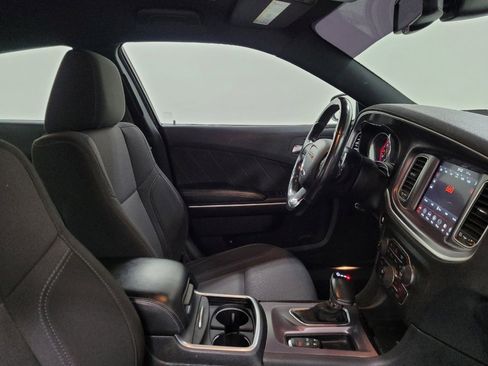 Used 2019 Dodge Charger SXT image 21