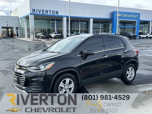 Used 2019 Chevrolet Trax LT w/ LT Convenience Package image 1