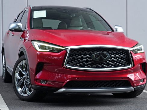 Used 2021 INFINITI QX50 Autograph w/ Premium White Leather Package FWD image 2