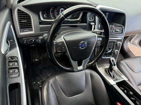 Used 2016 Volvo XC60 T5 Premier w/ Proximity Package image 14