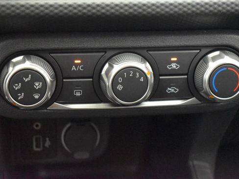 Certified 2025 Nissan Kicks Play S FWD image 19