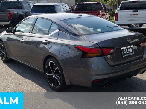 Used 2025 Nissan Altima 2.5 SR FWD image 9