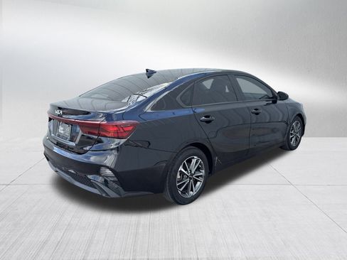 Used 2023 Kia Forte LXS image 6