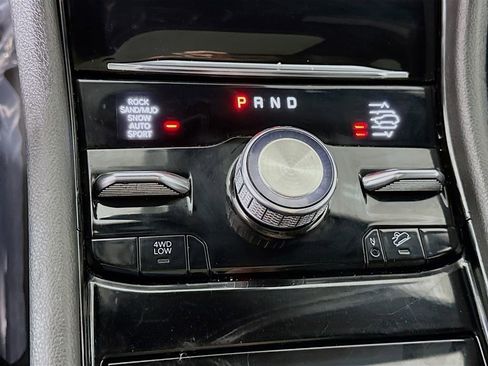 Used 2023 Jeep Grand Cherokee L Overland AWD/4WD image 11