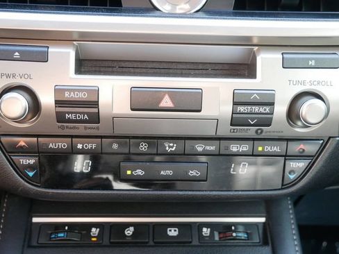 Used 2018 Lexus ES 350 w/ Luxury Package w/Wood Trim FWD image 20