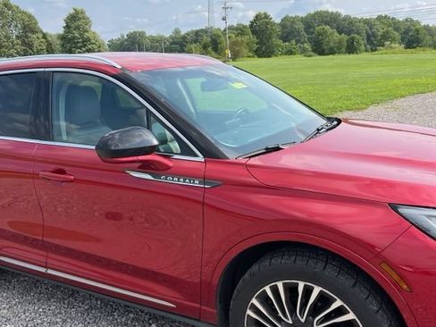 Used 2021 Lincoln Corsair AWD w/ Sport Package image 13