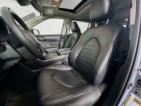 Used 2023 Toyota Highlander XLE image 21