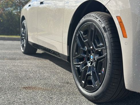 New 2026 BMW iX xDrive60 w/ M Sport Package image 9