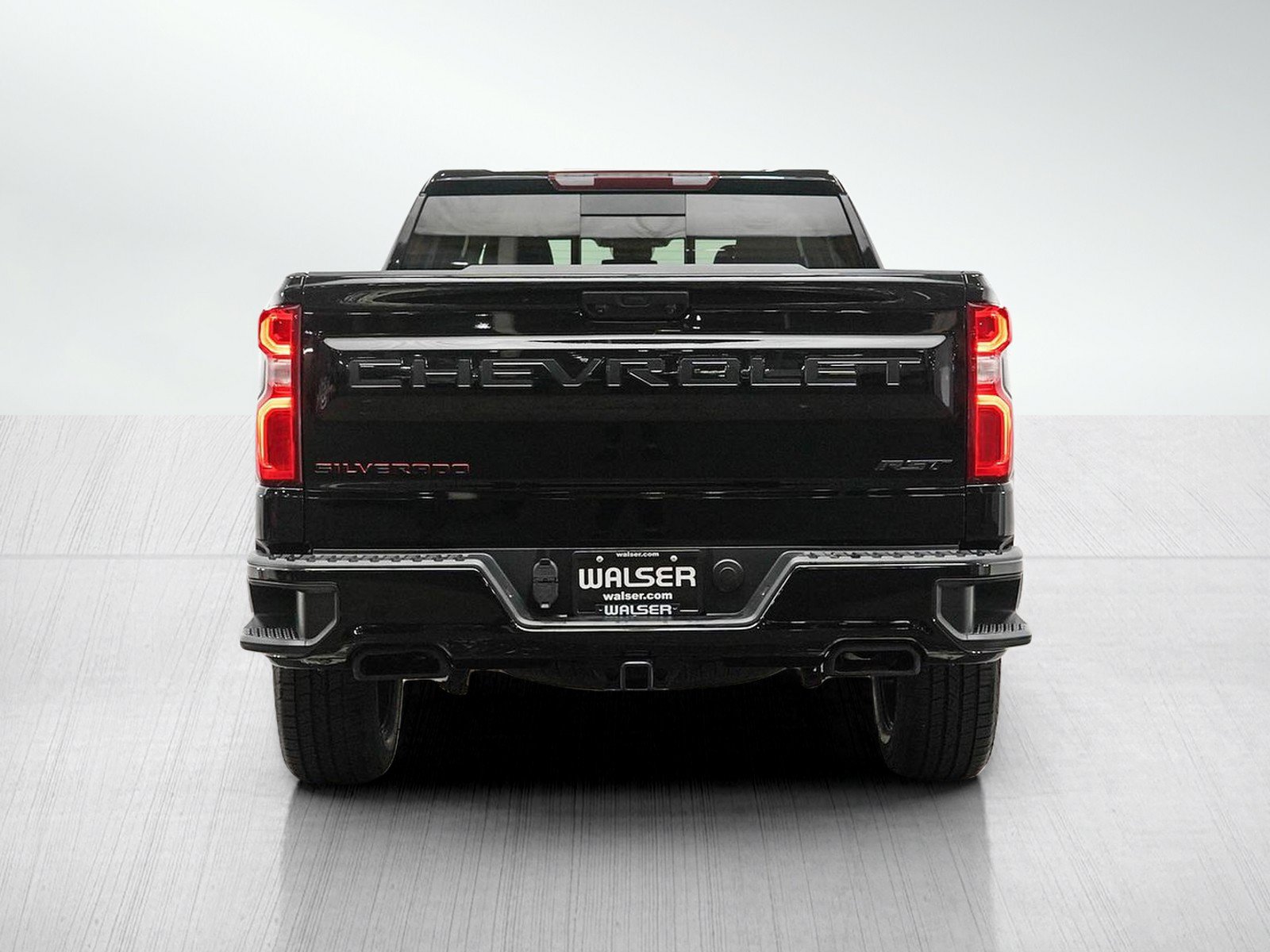 Used 2024 Chevrolet Silverado 1500 RST w/ Redline Edition AWD/4WD image 4