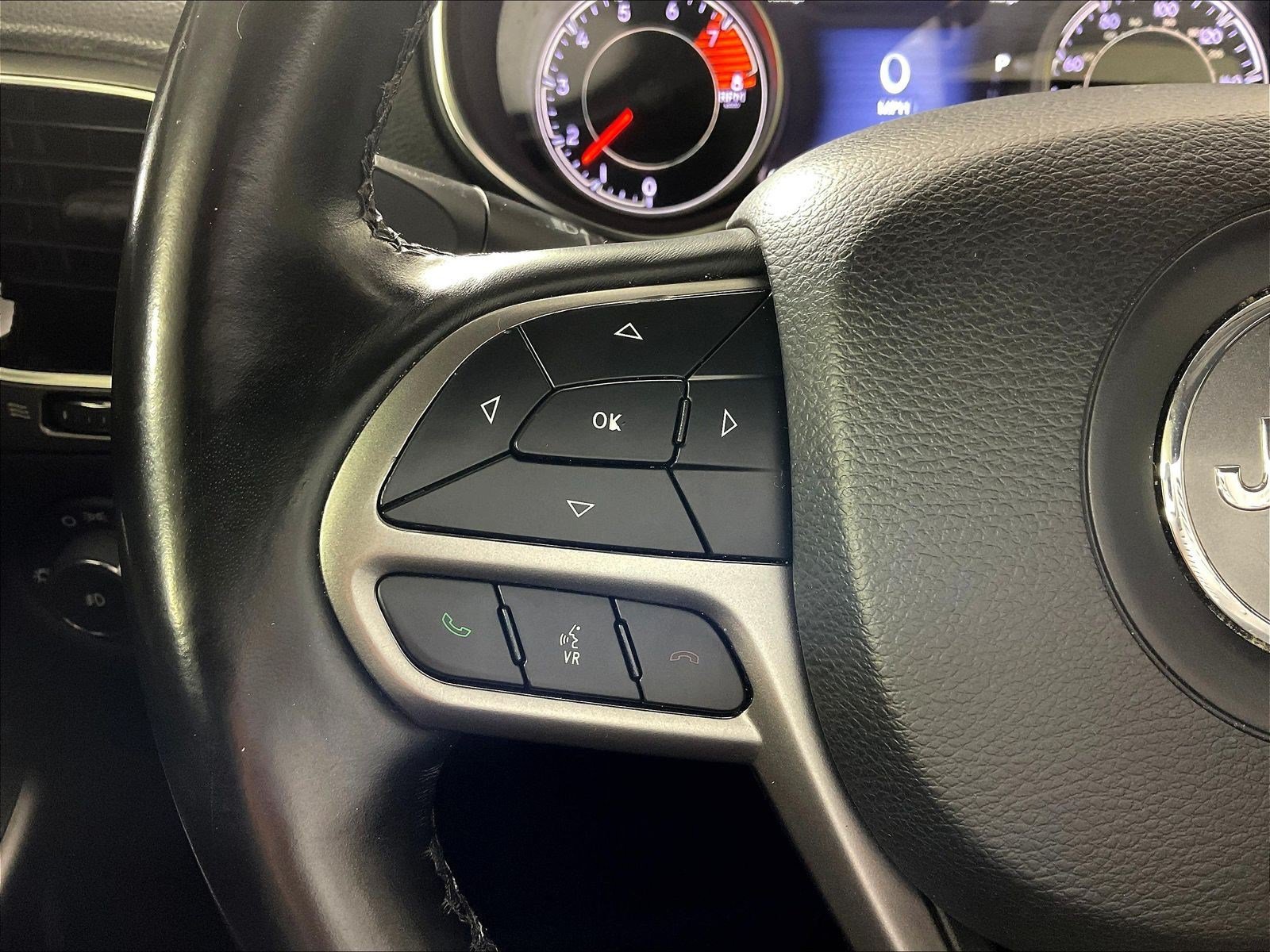 Used 2019 Jeep Cherokee Limited AWD/4WD image 11