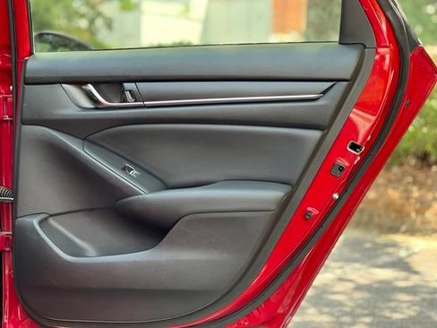Used 2019 Honda Accord Sport image 18