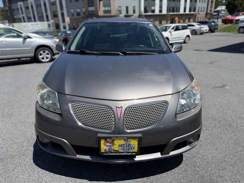 Used 2008 Pontiac Vibe w/ Preferred Package FWD image 2