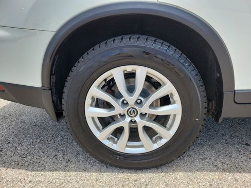 Used 2020 Nissan Rogue S FWD image 5