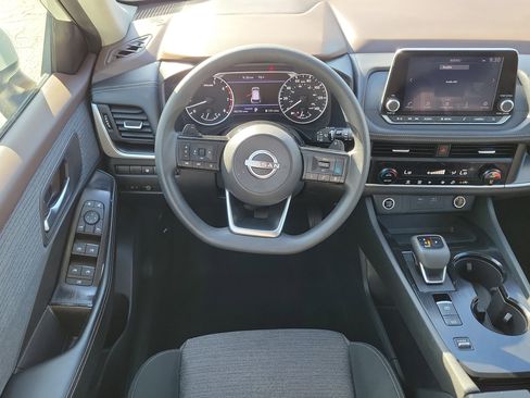 Certified 2023 Nissan Rogue SV FWD image 15