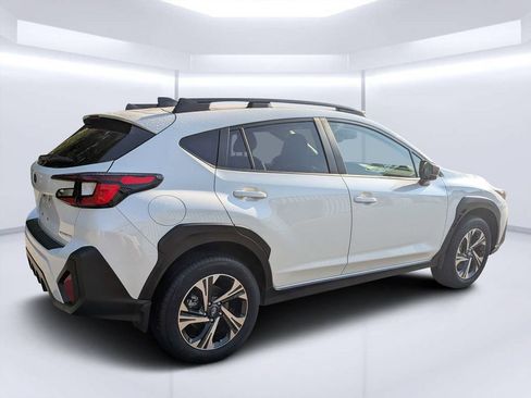 Used 2024 Subaru Crosstrek 2.0i Premium AWD/4WD image 3