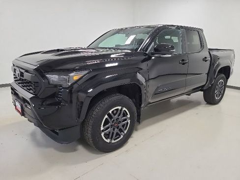 Used 2024 Toyota Tacoma TRD Sport w/ TRD Sport Upgrade Package AWD/4WD image 8