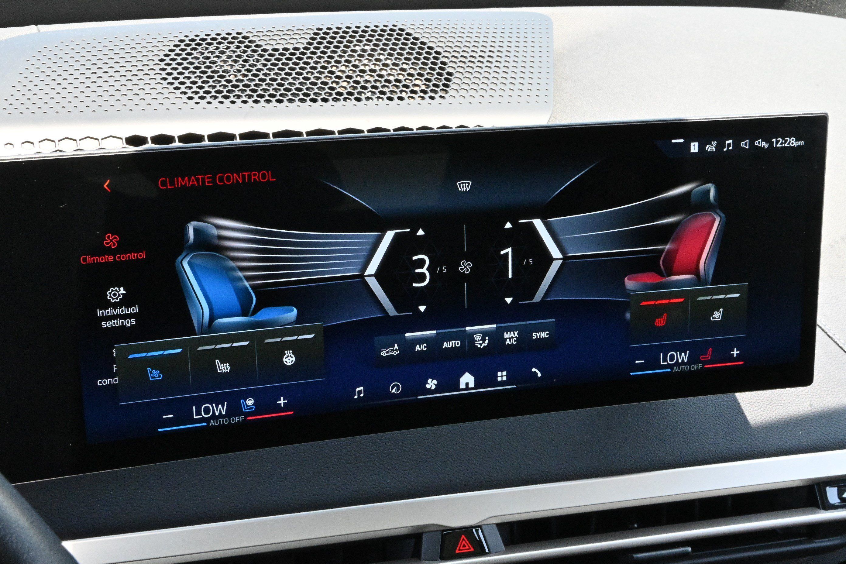 Certified 2024 BMW iX xDrive50 AWD/4WD image 18