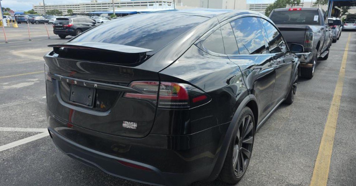 Used 2023 Tesla Model X Plaid AWD/4WD image 2