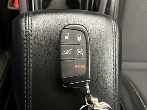Used 2023 Jeep Compass Latitude w/ Sun and Sound Group AWD/4WD image 10