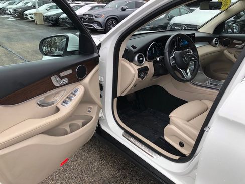 Used 2022 Mercedes-Benz GLC 300 4MATIC image 10