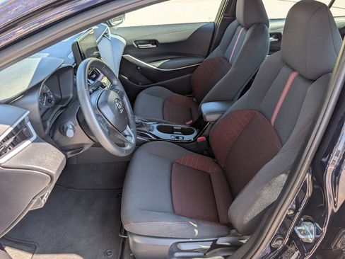 Used 2025 Toyota Corolla SE w/ Convenience Package FWD image 2