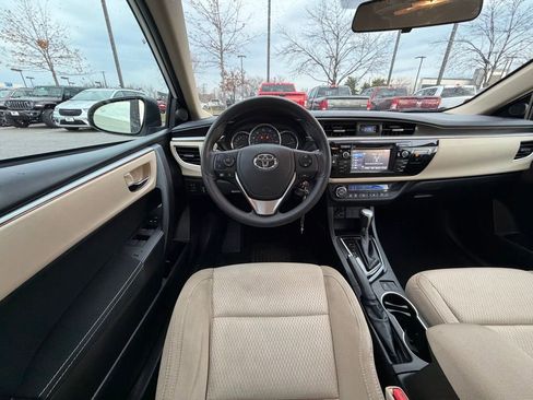 Used 2015 Toyota Corolla LE image 19