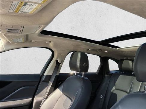Used 2020 Jaguar F-PACE Premium AWD/4WD image 11