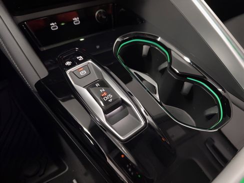 Used 2025 Audi Q5 Premium w/ Convenience Package image 25